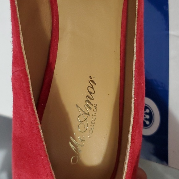 Red sueded heels - Picture 5 of 7